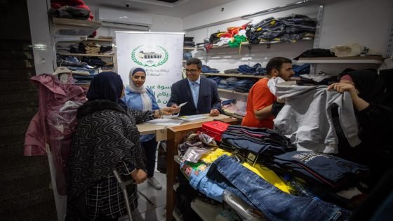 وكالة بيت مال القدس توزع 3000 حصة غدائية و200 كسوة عيد على الأيتام المكفولين بفلسطين