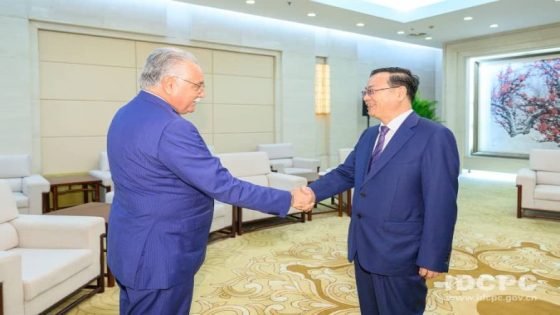 الأمين العام للتقدم والاشتراكية نبيل بنعبد الله يلتقي قياديين في الحزب الشيوعي الصيني في بكين