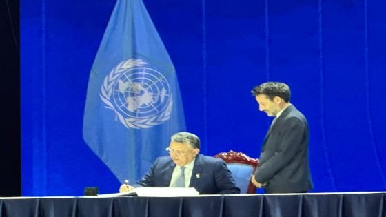 الوزير وهبي يوقع باسم المغرب على اتفاقية دولية لمواجهة الجرائم الإلكترونية بالفيتنام