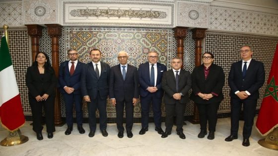 رئيس مجلس النواب المغربي راشيد الطالبي يجري مباحثات مع وفد برلماني إيطالي