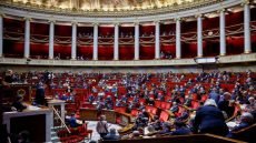 البرلمان الفرنسي يصوت بفارق صوت واحد فقط ضد الاتفاق الفرنسي الجزائري لعام 1968