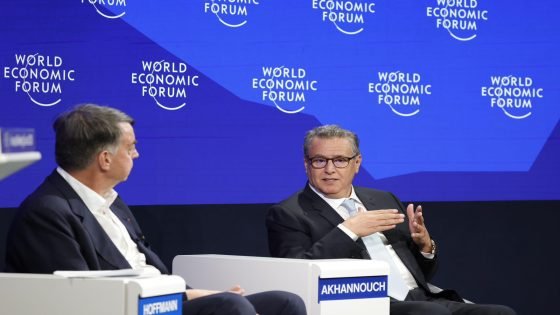 أخنوش بدافوس:المغرب يستثمر في المونديال لربط المدن وتطوير الصحة والتعليم