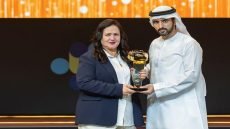 تتويج المغربية فوزية محمودي بلقب “صنّاع الأمل العربي” بالإمارات العربية المتحدة