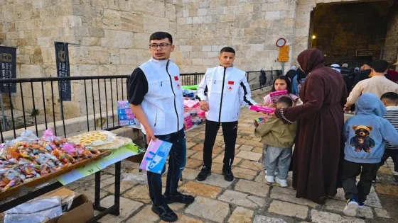 توزيع الألعاب وكعك العيد والهدايا تفرح الأطفال بفلسطين بمبادرة من المغرب
