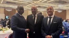 رئيس مجلس المستشارين ولد الرشيد يمثل جلالة الملك في حفل افتتاح قصر المؤتمرات بالغابون
