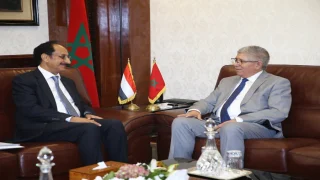 رئيس مجلس النواب أحمد تويزي يستقبل عز الدين سعيد الأصبحي سفير الجمهورية اليمنية